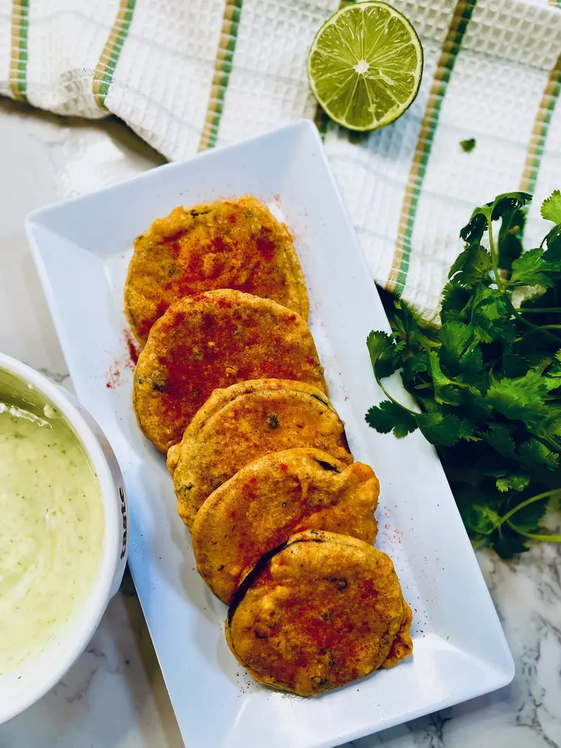Baghan Pakoray, ready to serve
