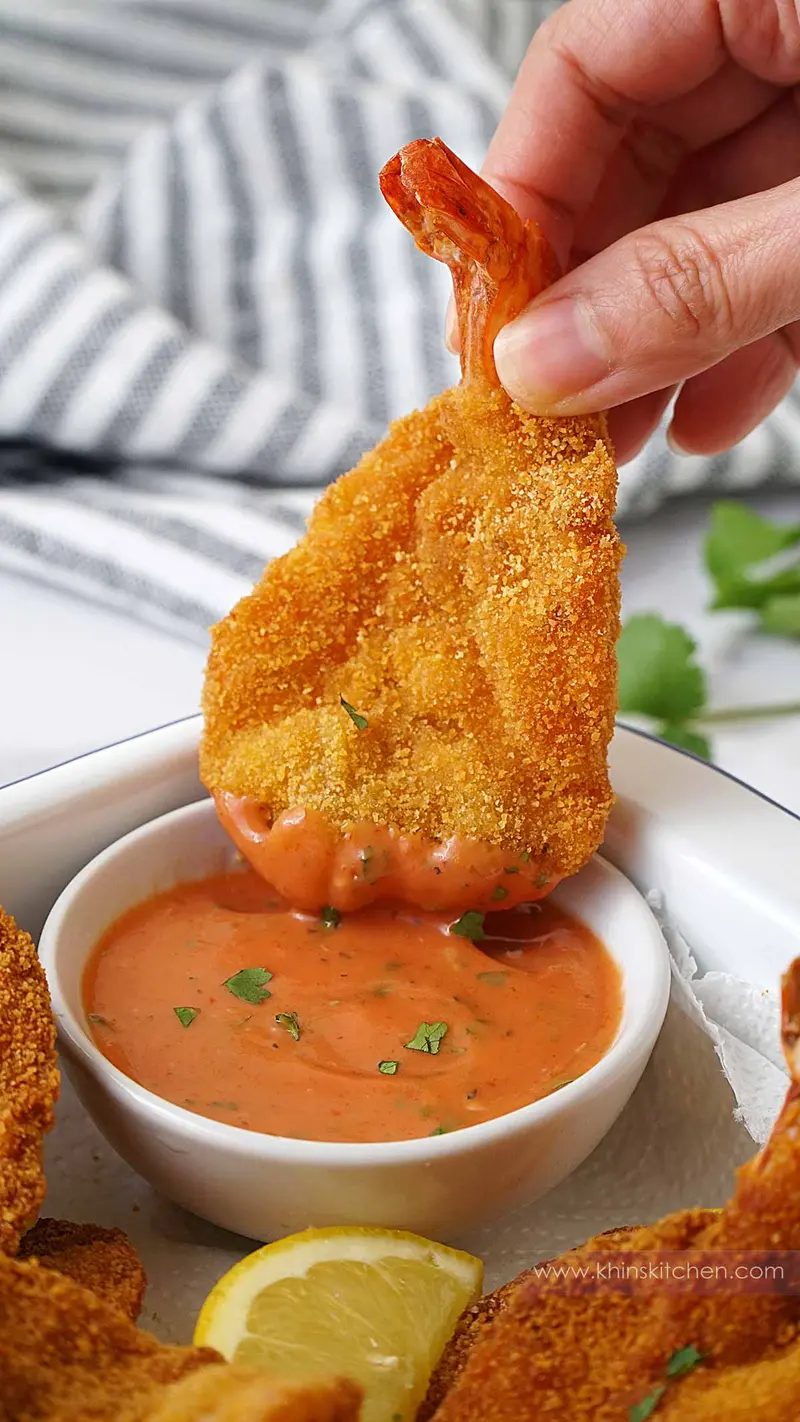 Deep-Fried Butterfly Prawns, ready to serve