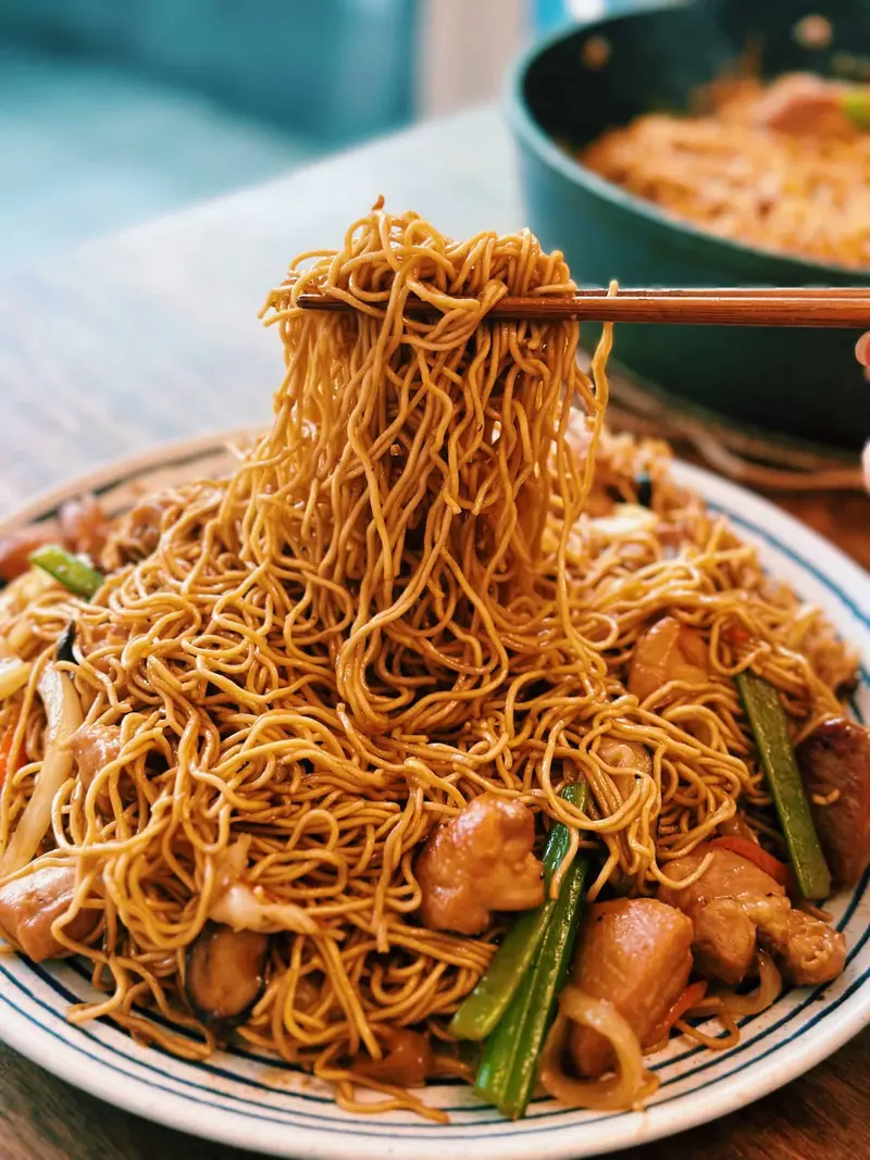 Chicken Chow Mein, ready to serve